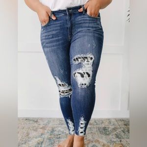 MAKE AN OFFER Destroyed stretch jeans
